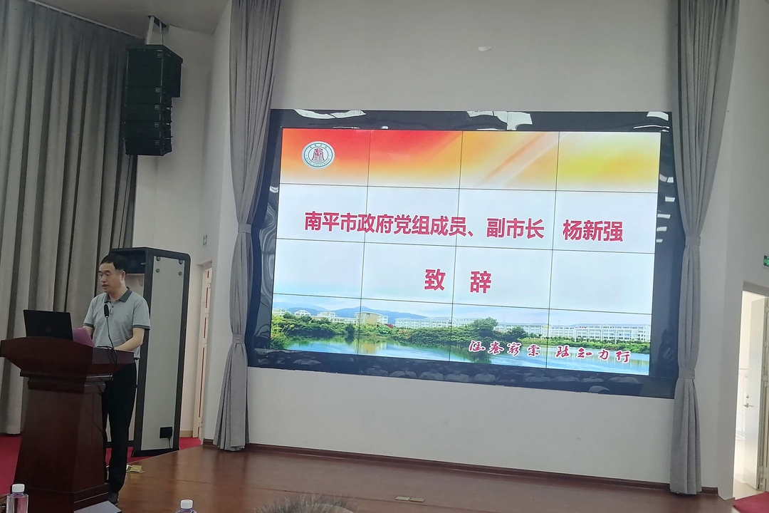 我市開(kāi)展“送崗留才進(jìn)校園”專項(xiàng)活動(dòng)